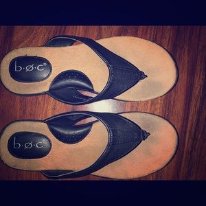 Born Concept black sandals